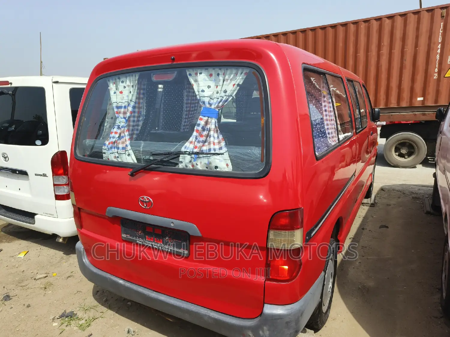 Toyota HiAce 2002 Red