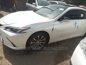 Lexus ES 2020 White