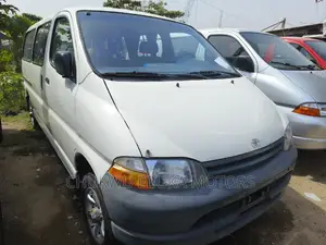 Toyota HiAce 2001 White