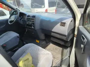 Toyota HiAce 2001 White