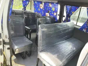 Toyota HiAce 2001 White