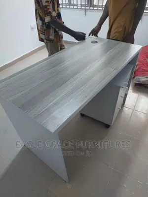 Office Table With a Mobile Drawer