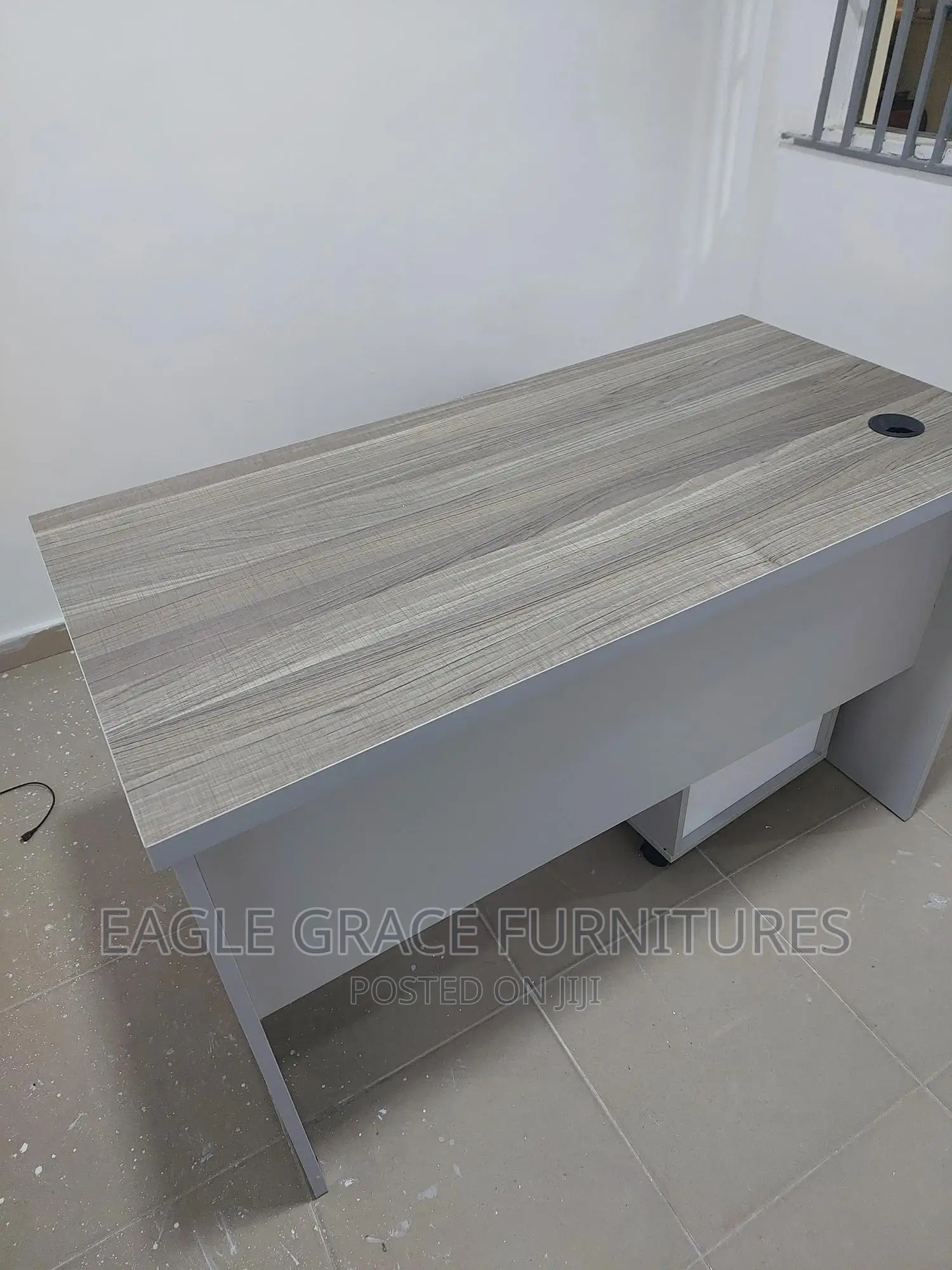 Office Table With a Mobile Drawer