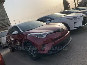 Photo - Toyota C-HR 2017 Red