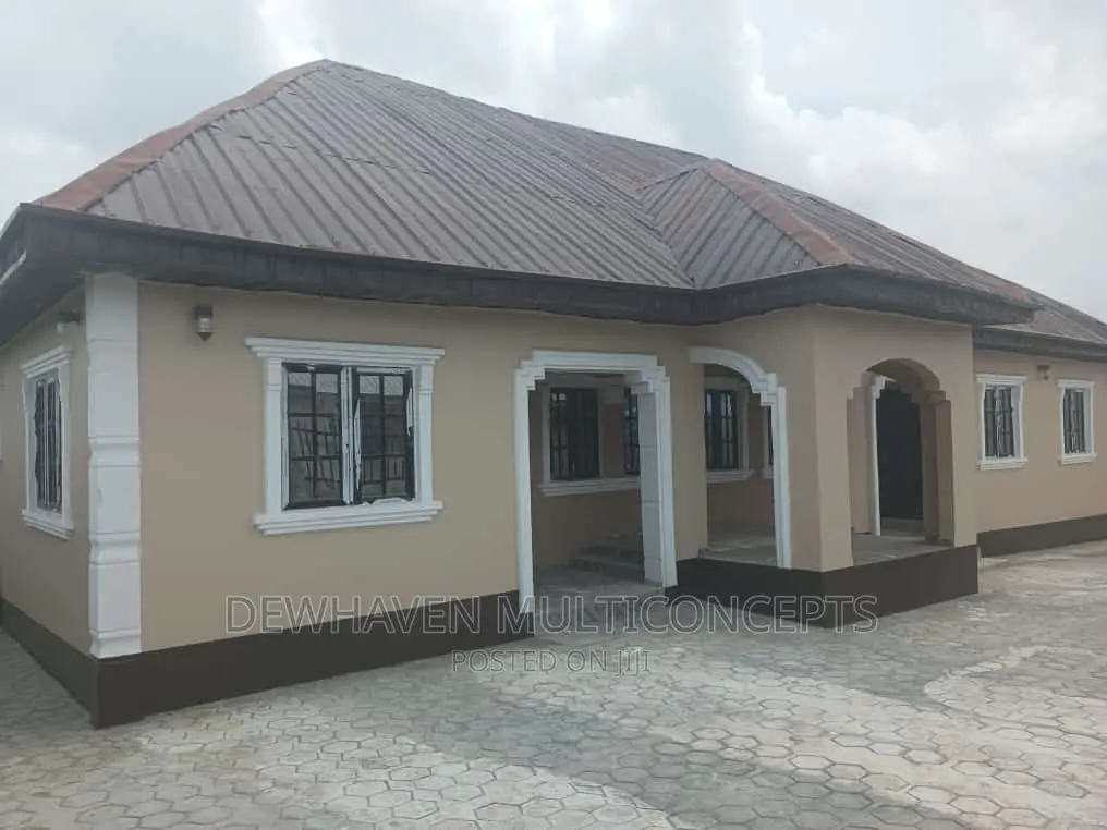 5bdrm Bungalow in Ijebu Ode for sale