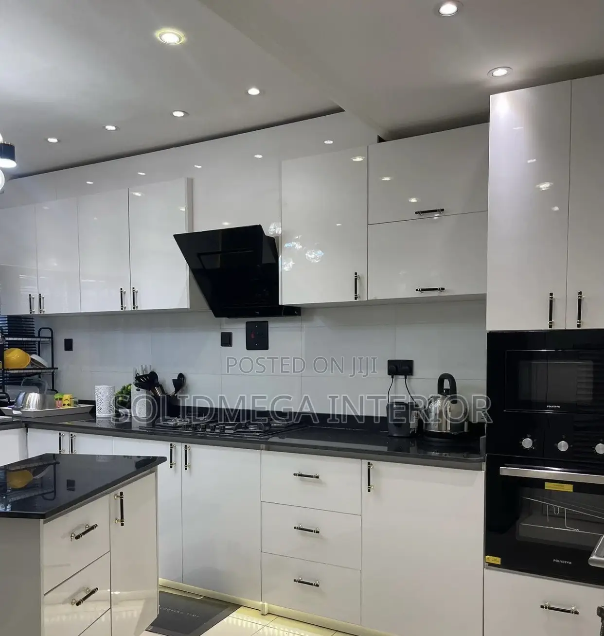 Solid Interior Kitchen Cabinet
