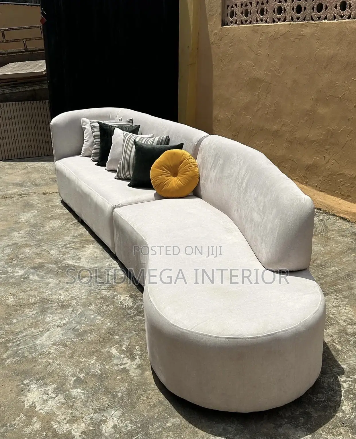 Solid Interior Single 4 Seater