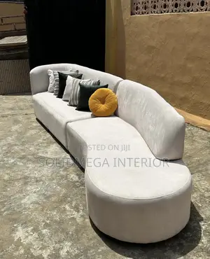 Solid Interior Single 4 Seater