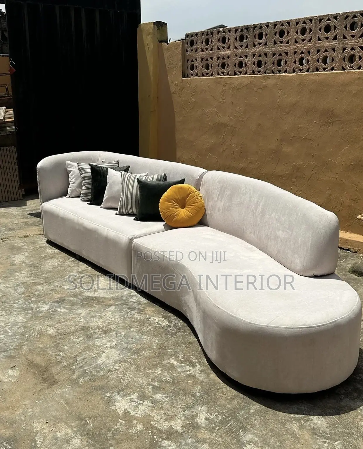 Solid Interior Single 4 Seater