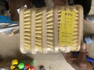 Wooden Hard Scrubbing Brush