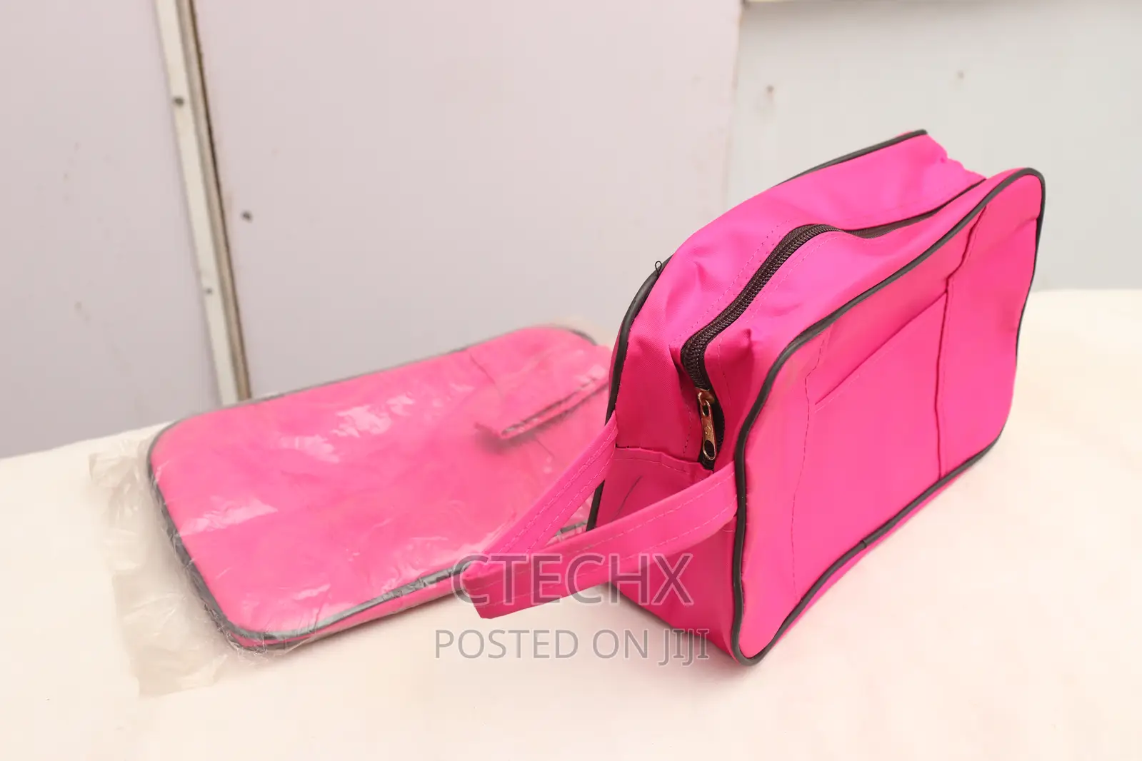 CLIPPERS Waterproof Bags. PINK