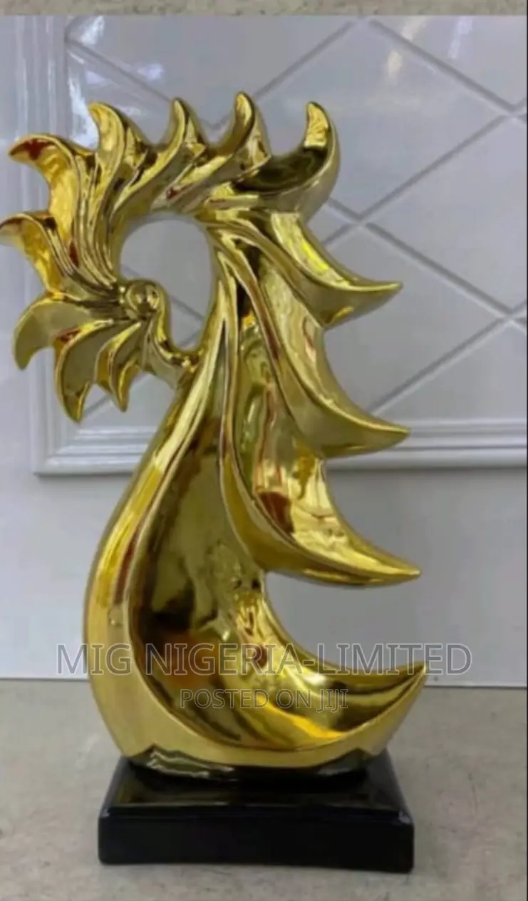 Status Gold 2 Human Join Shelves Decoration