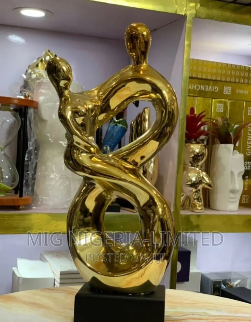Status Gold 2 Human Join Shelves Decoration