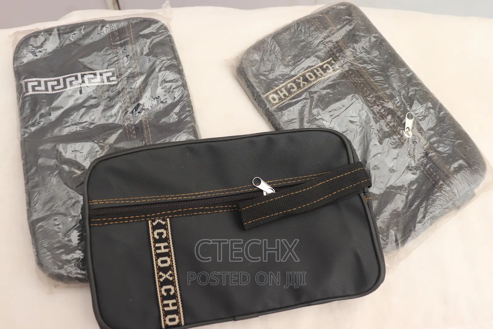 Toiletries/Clipper Bag Black