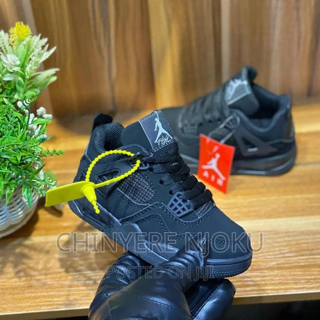 Men's Canvas Shoes