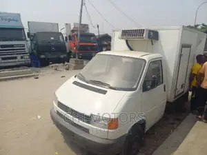Volkswagen Transporter 2002 White