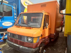 Mercedes Mini Truck 407 D