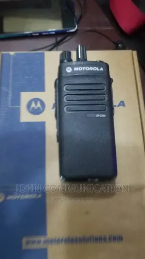 Motorola Walkie-Talkie Dp2400 VHF /UHF