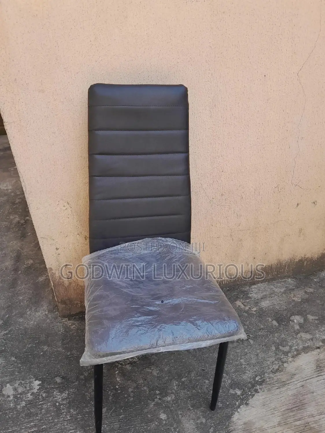 Single Black Visitors Chair