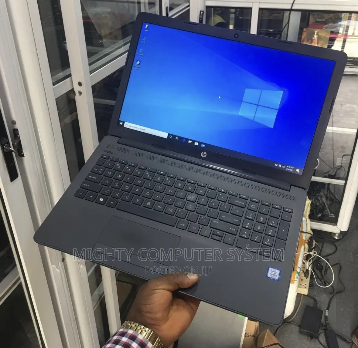 Laptop HP 250 G7 4GB Intel SSD 128GB
