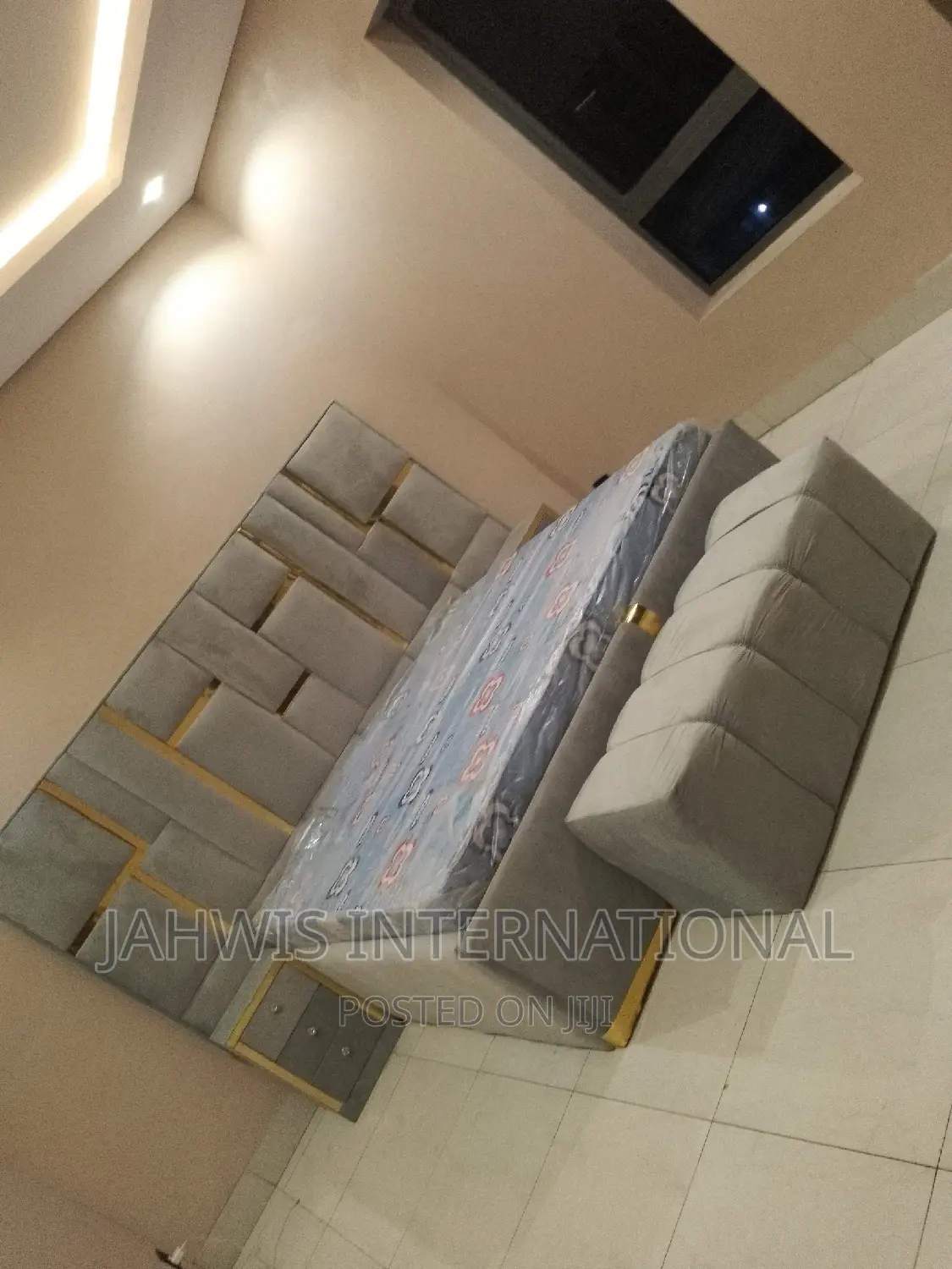 Beautiful Executive Queen Size Bed Frame