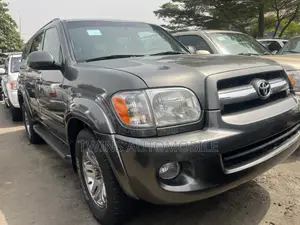 Toyota Sequoia 2005 Gray