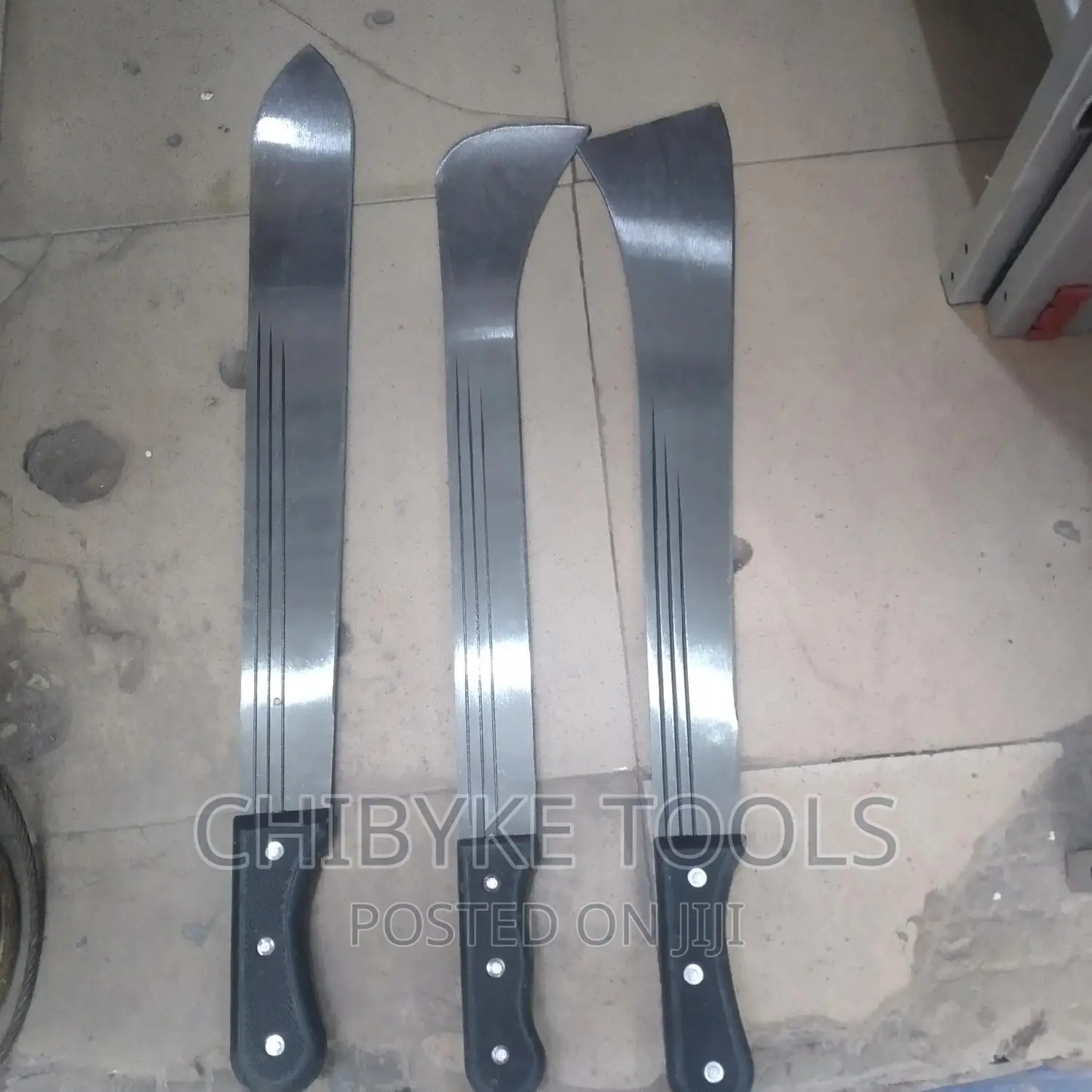 Original Crocodile Cutlass