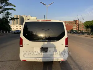 Mercedes-Benz Viano 2017 White