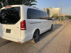 Mercedes-Benz Viano 2017 White