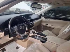 Lexus ES 350 FWD 2013 White