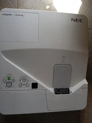 Very Sharp Ultra Short Nec Projector for Classroom
