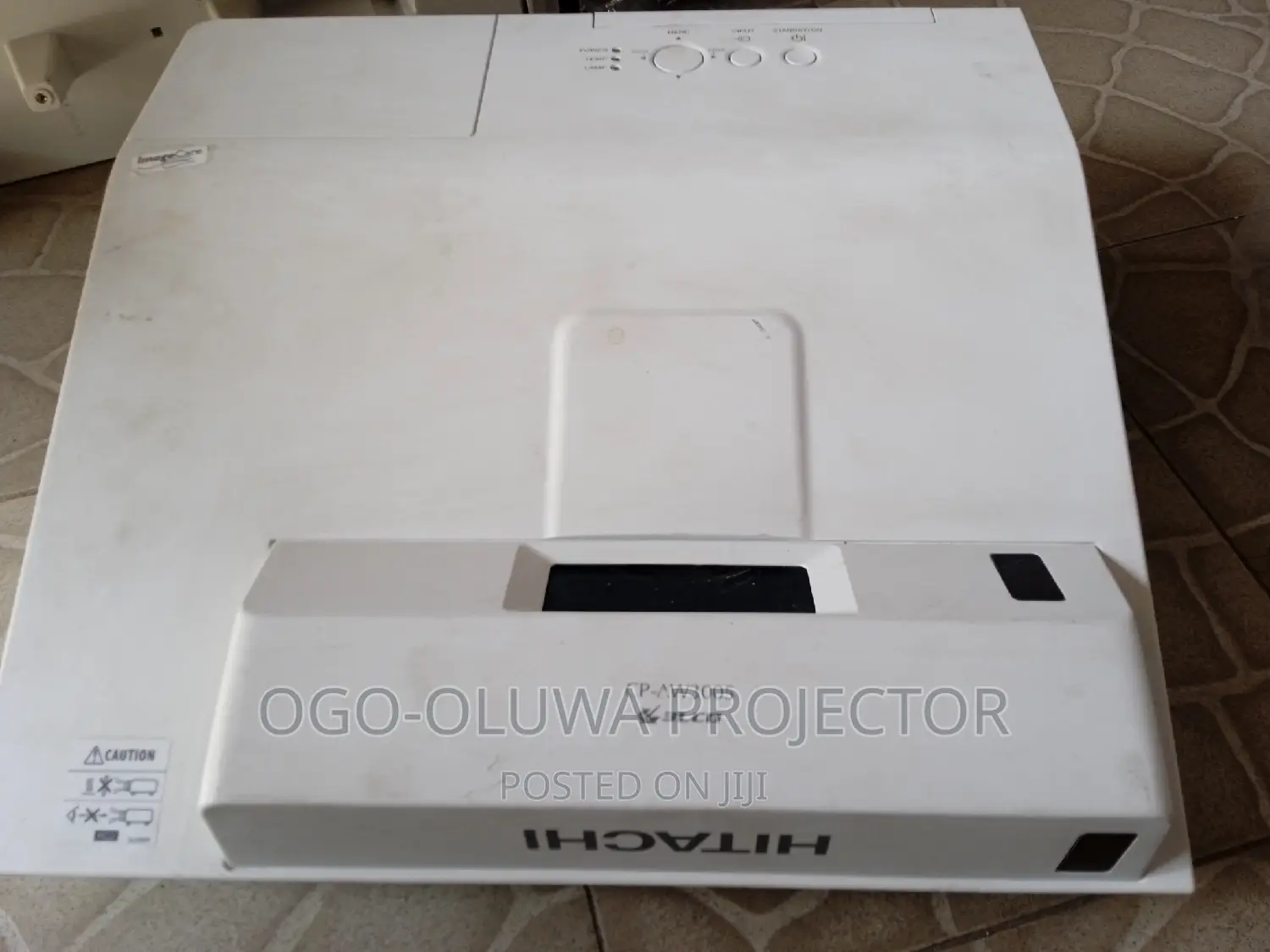 Ultimate Ultra Short Hitachi Projector
