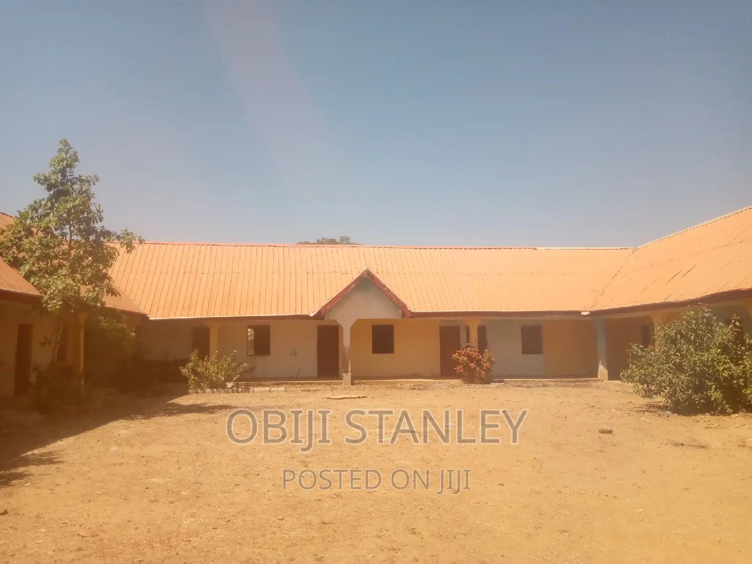 Shool for Sale 15 Class Room