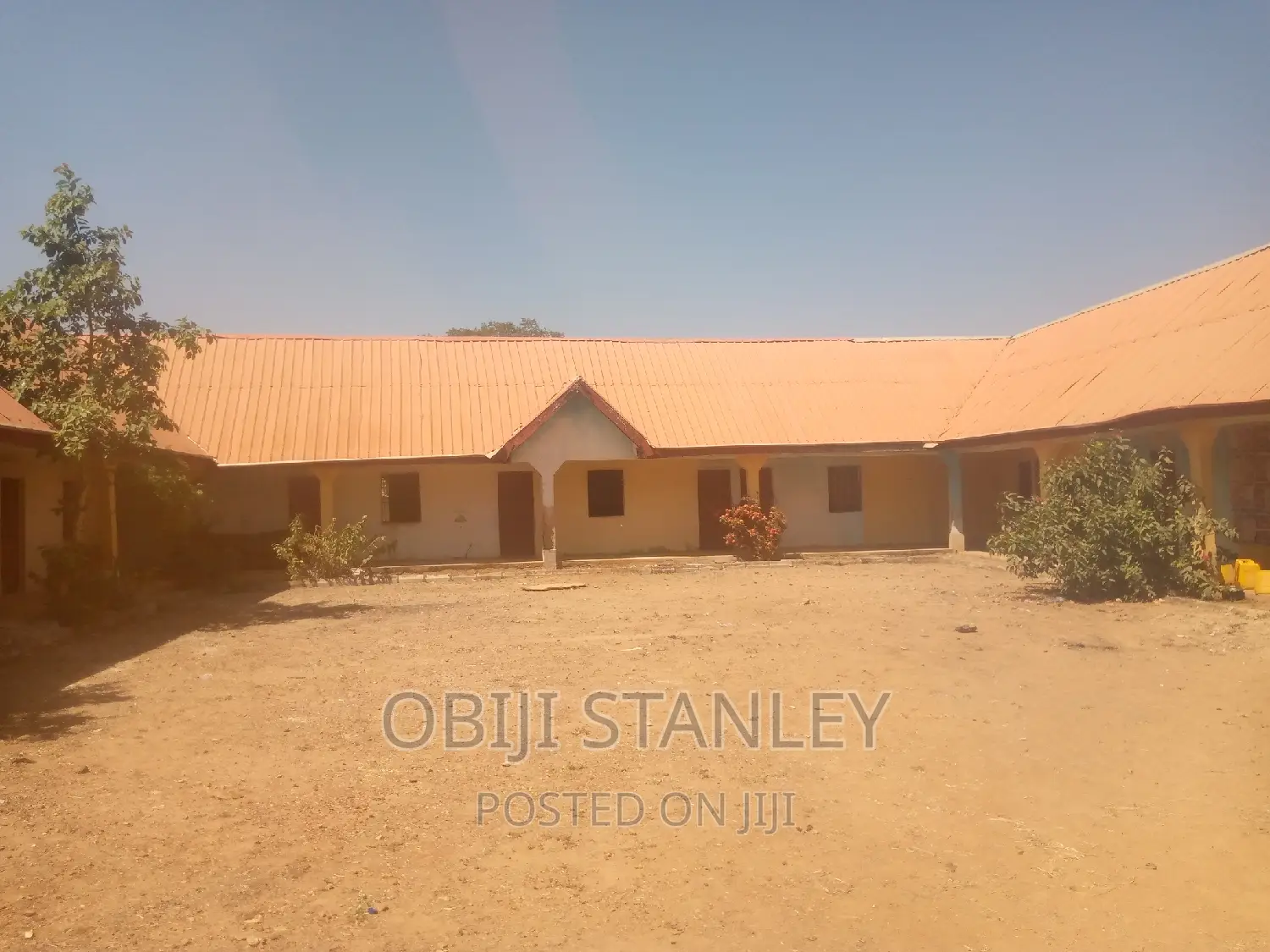 Shool for Sale 15 Class Room