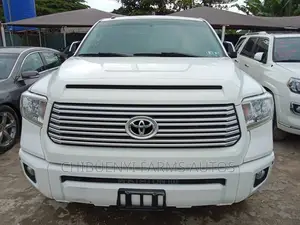 Toyota Tundra 2015 White