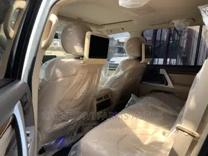 Toyota Land Cruiser 4.5 V8 GXR 2016 Silver