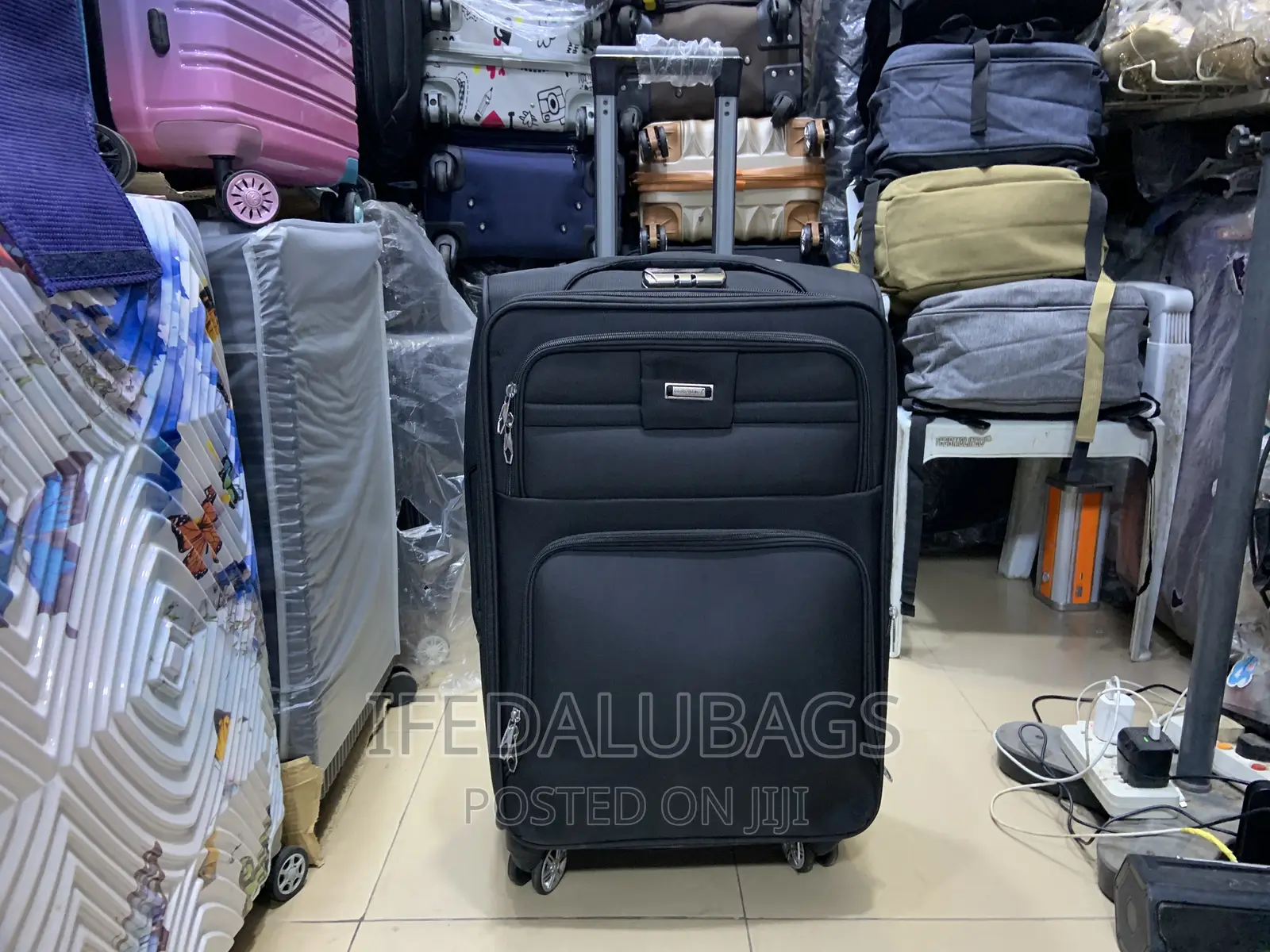 Medium Size Quality Black Good Pathner Travel Luggage