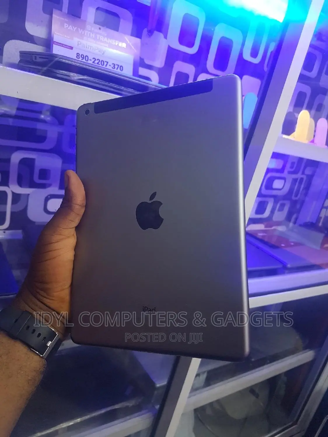 Apple iPad Air 64 GB Gray