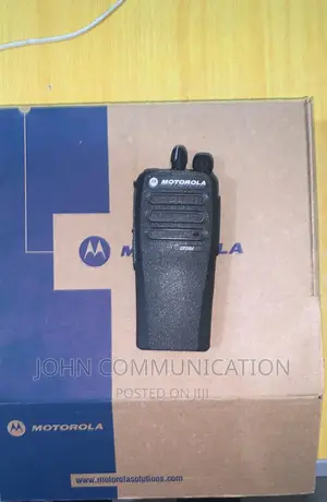 Motorola CP200D UHF Walkie-Talkie Digital Radio