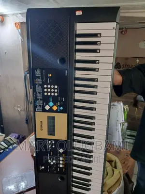 Yamaha YPT 220