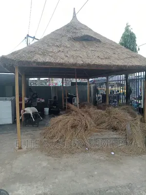 Master Builder Bush Bar Gazebo Hut