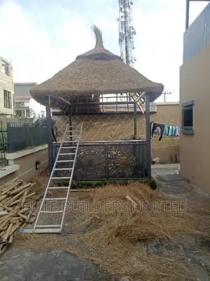Master Builder Bush Bar Gazebo Hut