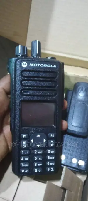 Motorola DP4801E UHF Walkie-Talkie Digital