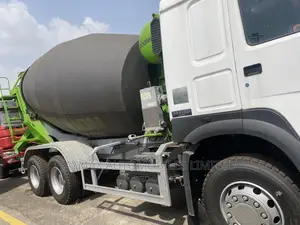 Howo 371 Concrete Cement Mixer, White