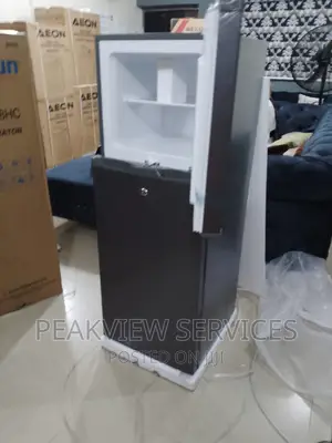 Low Noise Skyrun Top Freezer Refrigerator 138L With Shelves