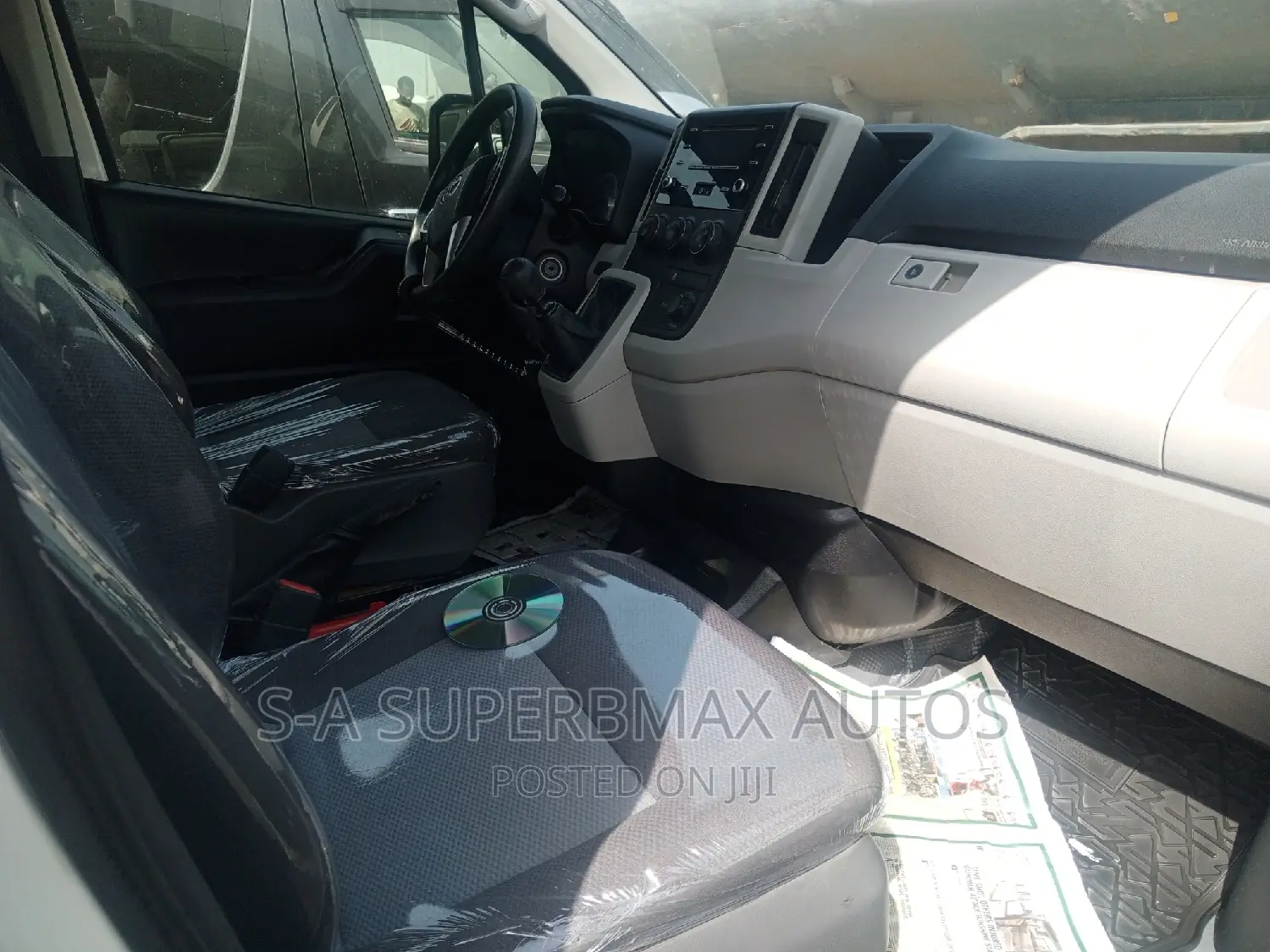 Toyota Grand HiAce 2019 White