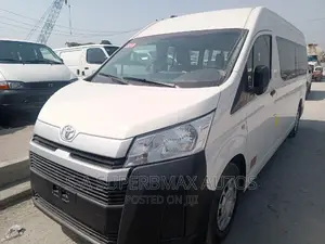 Toyota Grand HiAce 2019 White