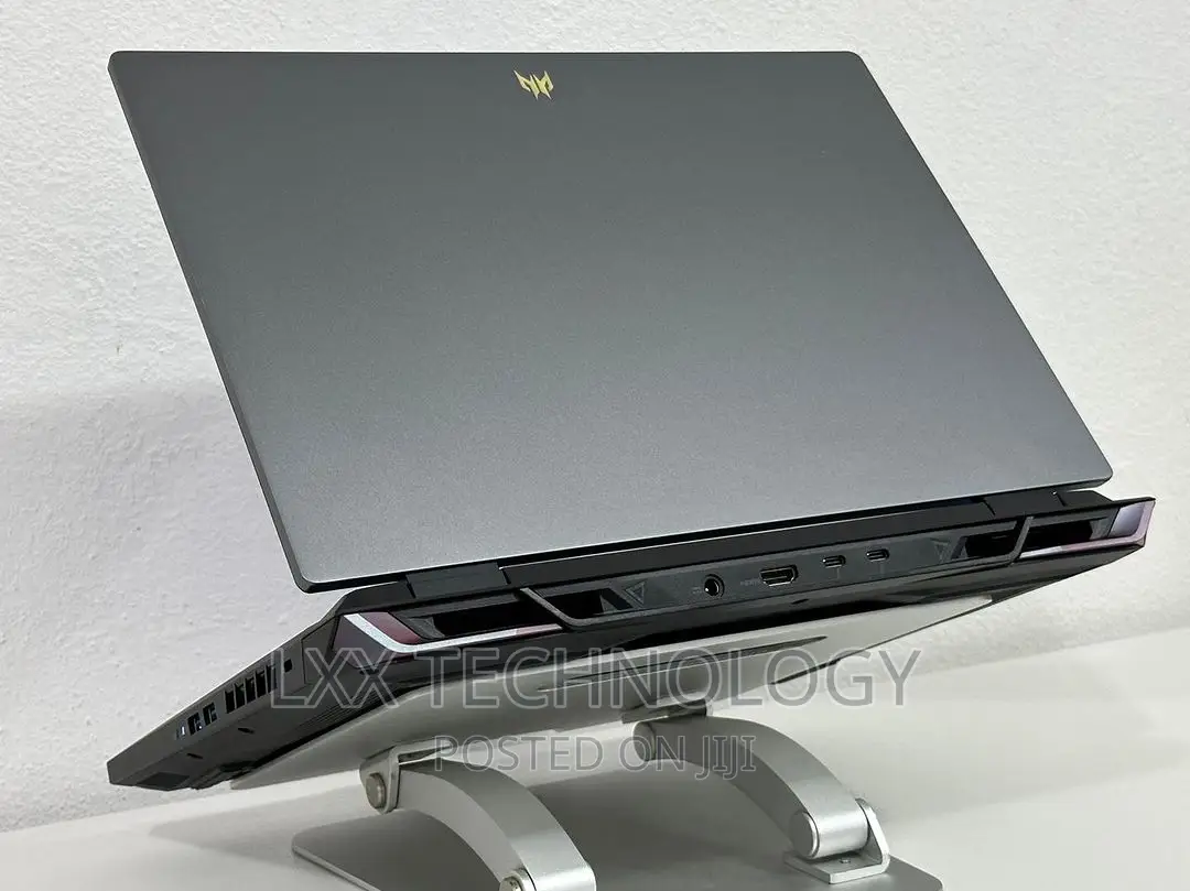 New Laptop Acer Predator Helios 16 16GB Intel Core i7 SSD 512GB