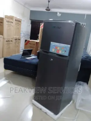 Durable (138L) Double Door Refrigerator With Shelves