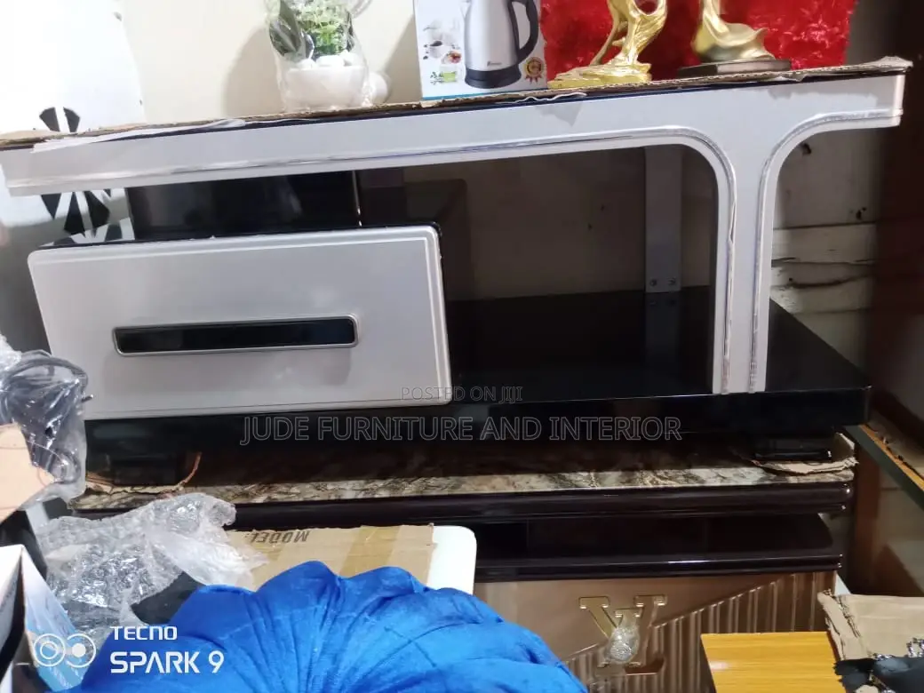 Black and White Center Table
